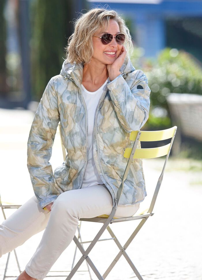 Jacka med avtagbar huva 