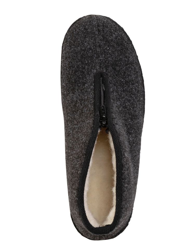 St&ouml;vlar i textil med praktisk dragkedja SVART