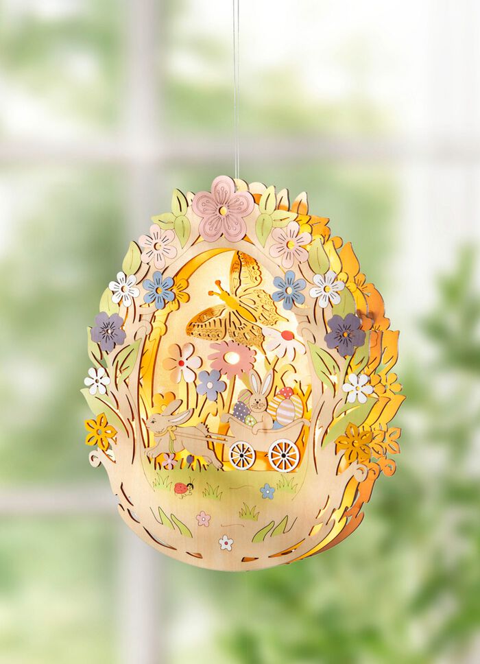 Upplyst tr&auml; p&aring;sk&auml;gg 