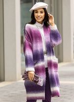 Stickad kappa av fluffigt effektgarn 