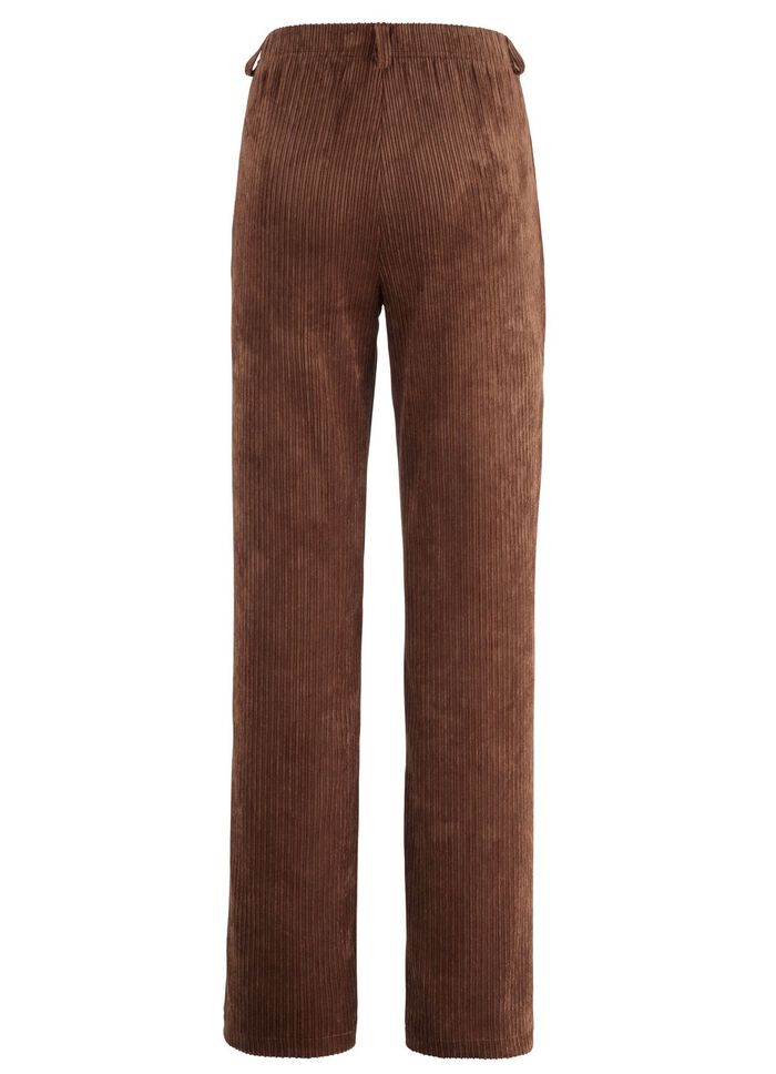 Byxor i moderiktig vidd 