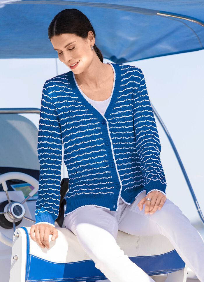 Kofta med fina ränder och genombrutna diamanter AZURBLAU-WEISS