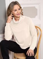 Pimatr&ouml;ja i finstickad ECRU