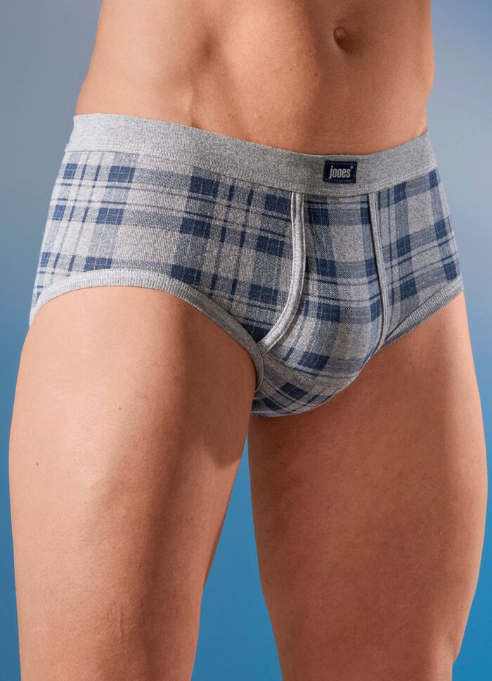 Paket med fyra trosor gjorda av fin ribb, med gylf 