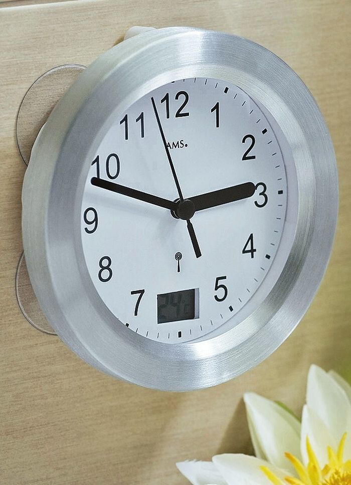 Badrumsklocka med digital temperaturvisning 