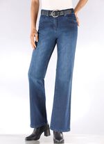Jeans med moderiktig benvidd  