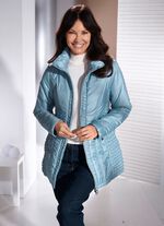 Jacka med r&ouml;kf&auml;rgade insatser 