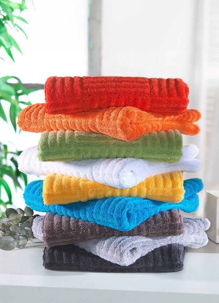 Fluffig mjuk frott&eacute;serie med h&ouml;g-l&aring;g struktur TAUPE