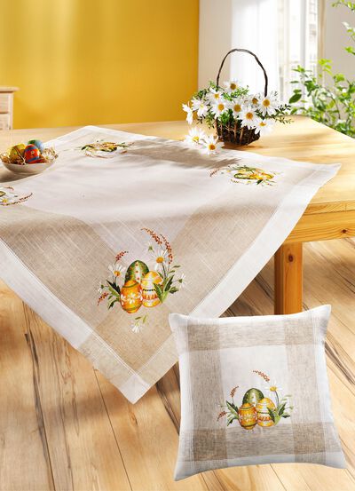 Charmiga accessoarer med ett f&auml;rgglatt p&aring;sk&auml;ggsmotiv 