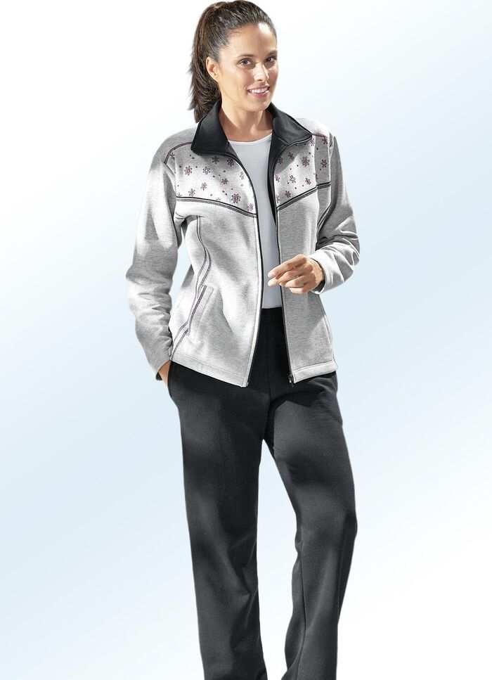 Fritidsdress med tv&aring; byxor 