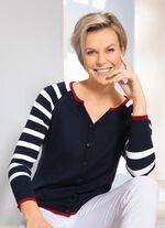 Kofta med dekorativ halsringning 