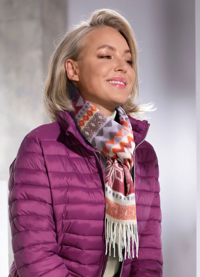 Halsduk med grafisk design 