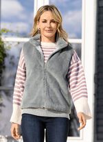 Väst av fluffig fuskpäls 