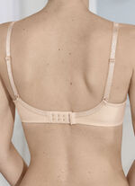 Triumph Amourette minimzer bygel-bh med elastisk spets PUDER