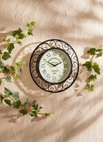 radiostyrd v&auml;ggklocka med metallboett 