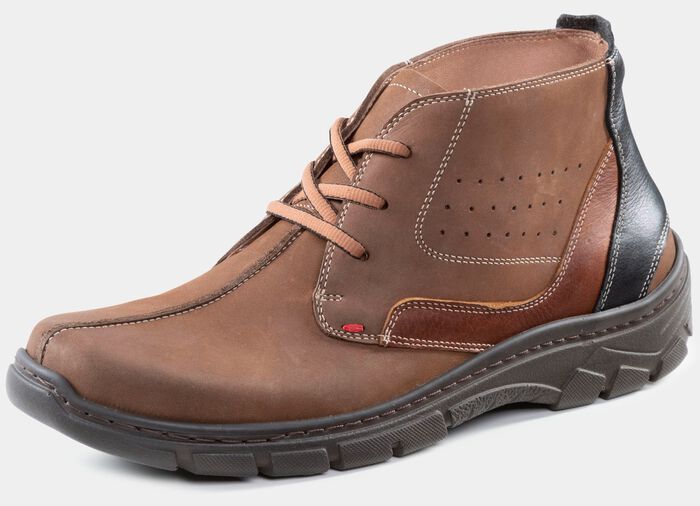 Sn&ouml;rst&ouml;vel av nubuckl&auml;der 