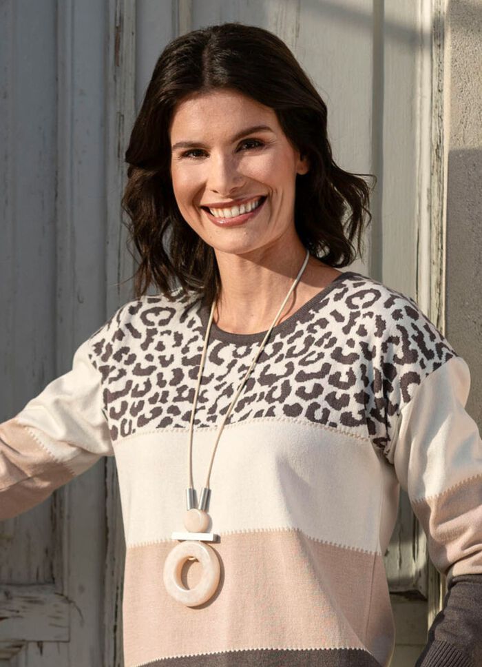 Halsband med h&auml;ngsmycke 