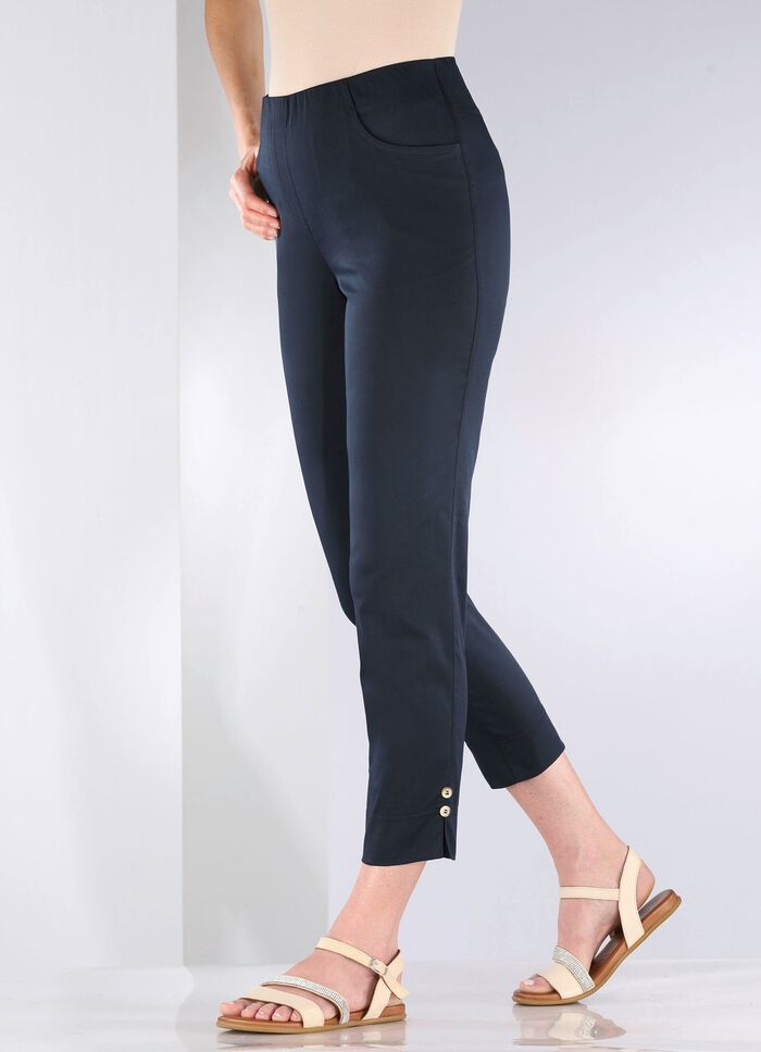 Byxor med dekorativa knappar 