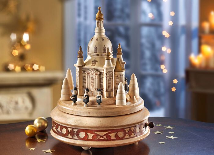 Speldosa Dresden Frauenkirche av massivt tr&auml; 