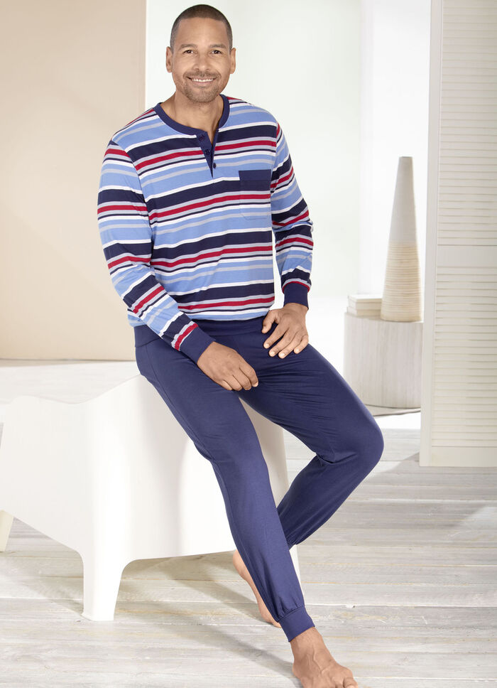 Två paket pyjamas med knappslå och muddar 