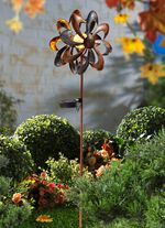 Vindkraftverk med solkula 