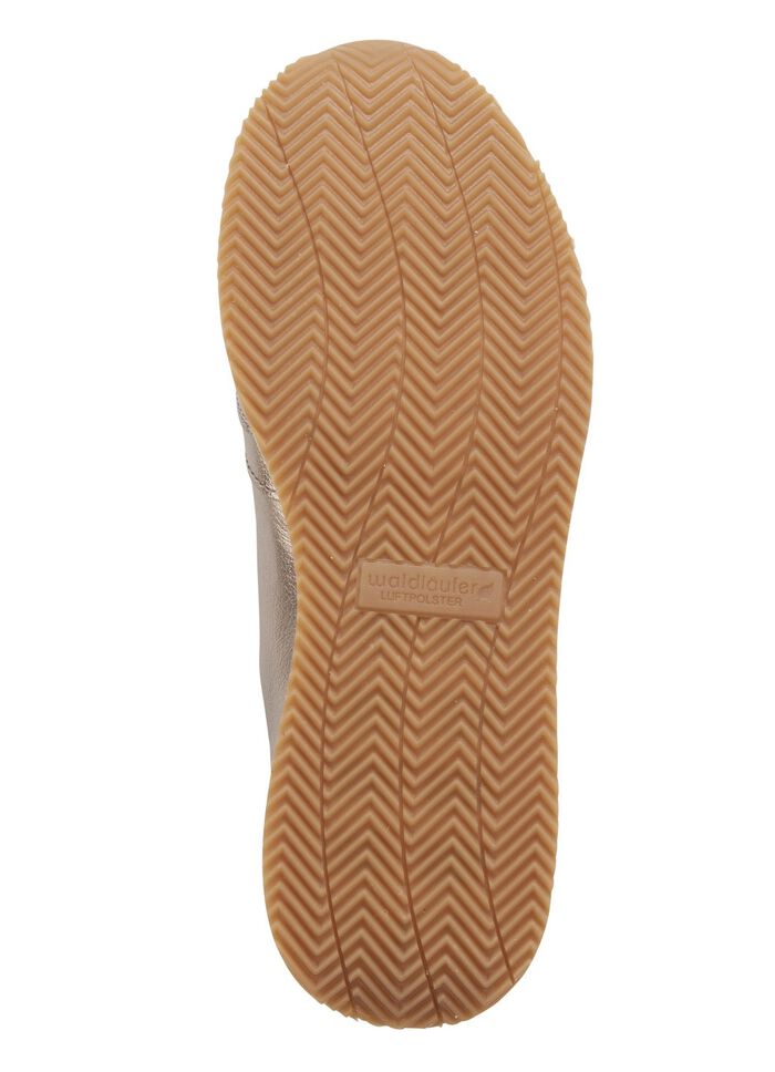 Sneakers med sn&ouml;rning gjorda av grynigt nappal&auml;der BRONS