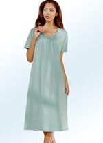 F&ouml;rpackning med tre nattlinnen, korta &auml;rmar med rund hals 