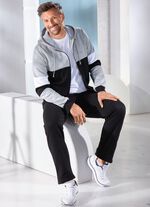 Fritidsdr&auml;kt med huva 