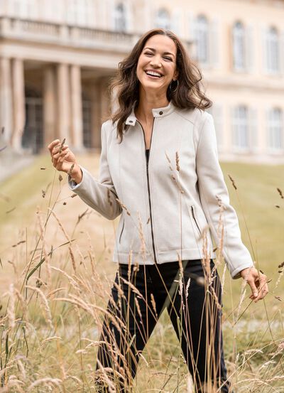 Jacka med st&aring;krage 