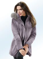 Jacka med figurbetonande quiltning 