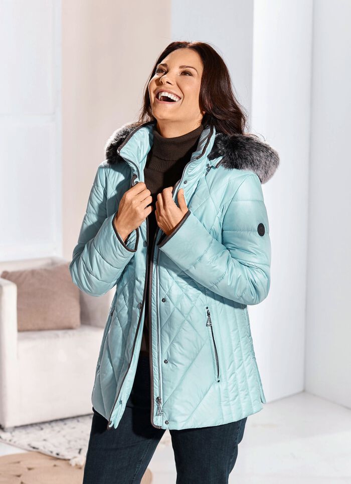 Jacka med figurv&auml;nlig l&auml;ngsg&aring;ende quiltning p&aring; sidorna GLACI&Auml;R