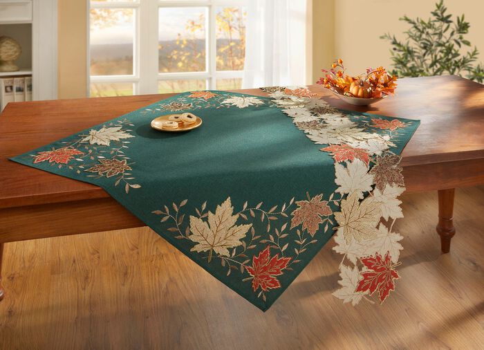 H&ouml;stliga bords- och rumsdekorationer med genomarbetade applikationer 