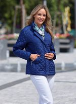 Funktionell jacka med intressant quiltning 