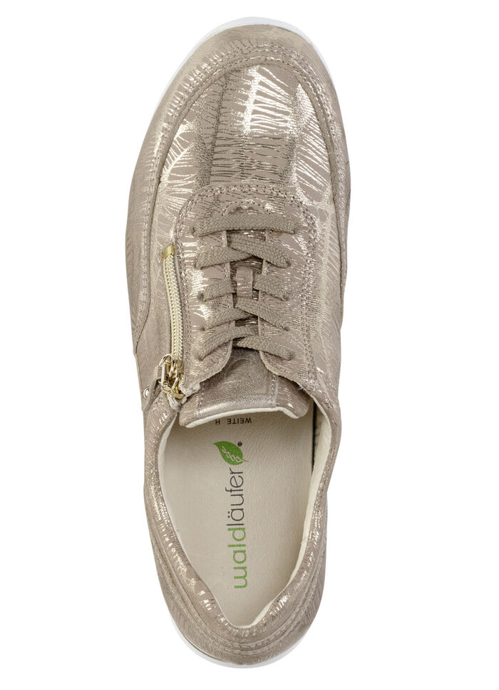 Waldläufer sneakers med snörning gjorda av effektivt präglat nubuckläder, 
