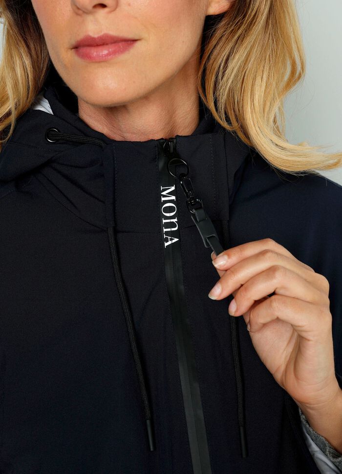 Funktionell jacka med avtagbar huva 