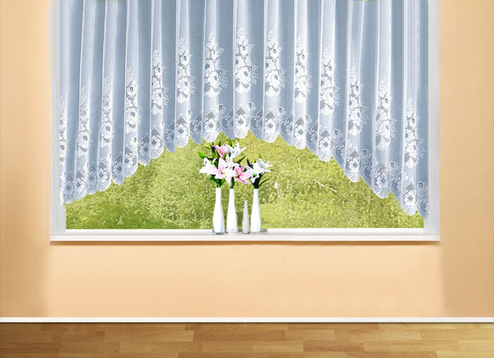 Distinkt C-armsbutik med blommig design 