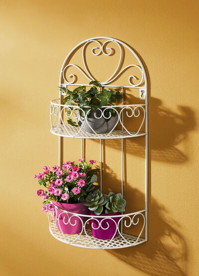 V&auml;gghylla i j&auml;rn med antikvarisk karakt&auml;r 