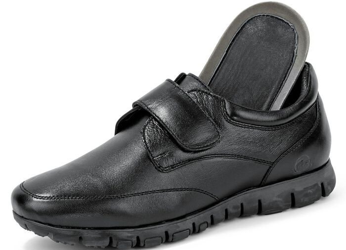 L&auml;tta herrtofflor med uttagbar fotb&auml;dd SVART