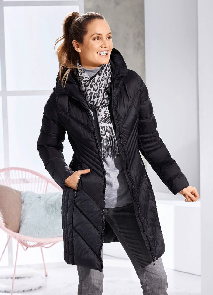 Kort kappa med fixerad huva 