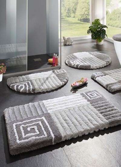 Badrumsset med halkfri rygg 