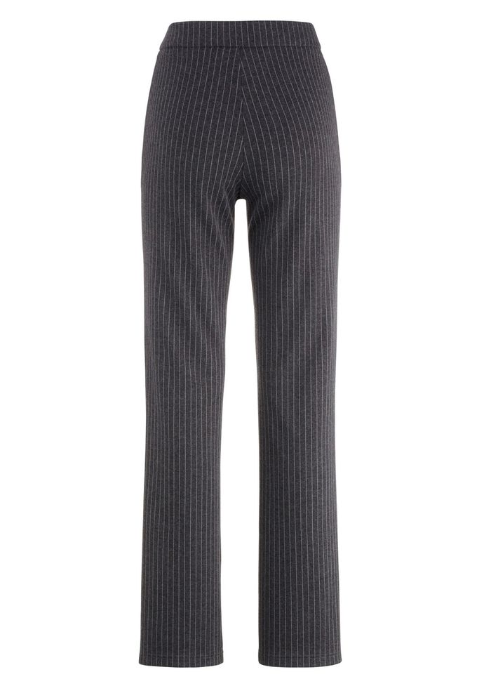 Kritstrecksrandiga byxor i modern bredd 