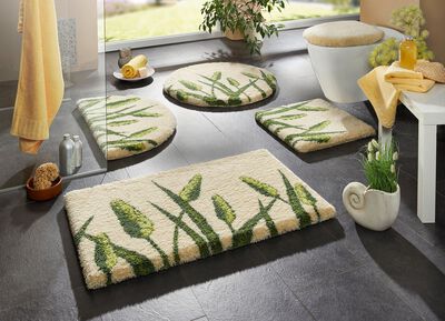 Badrumsset fr&aring;n Grund med halkfri baksida 