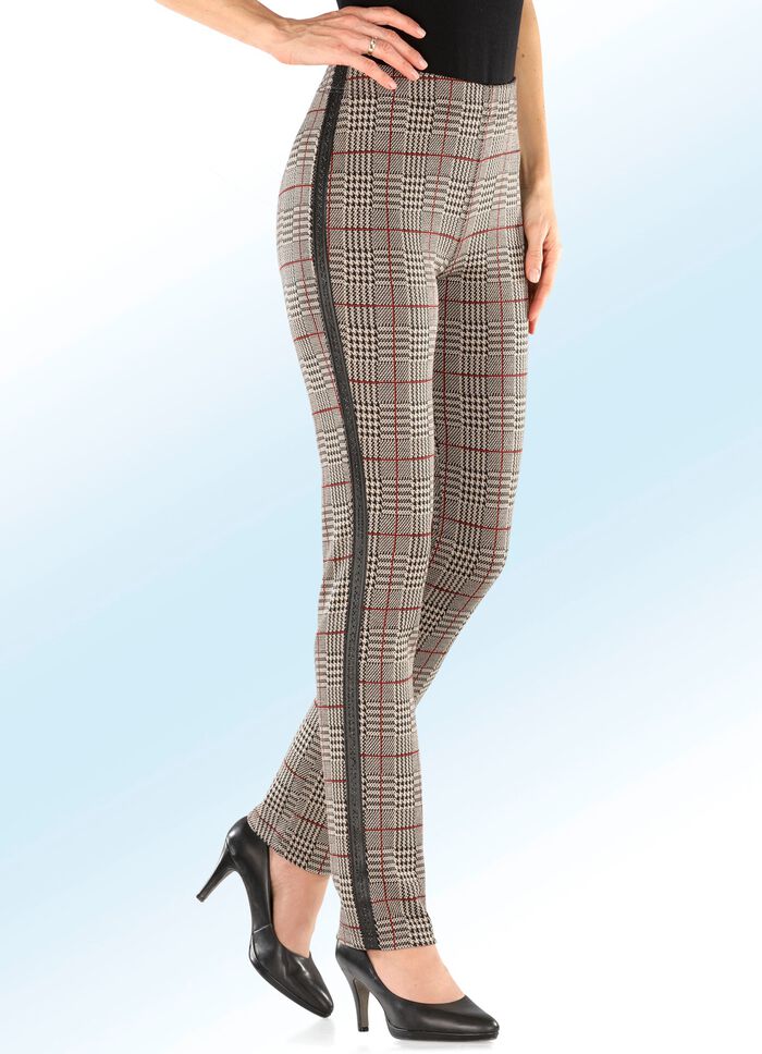 Byxor i trendigt rutm&ouml;nster 