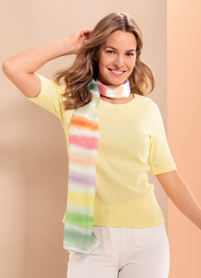 Tyg i flera f&auml;rger 