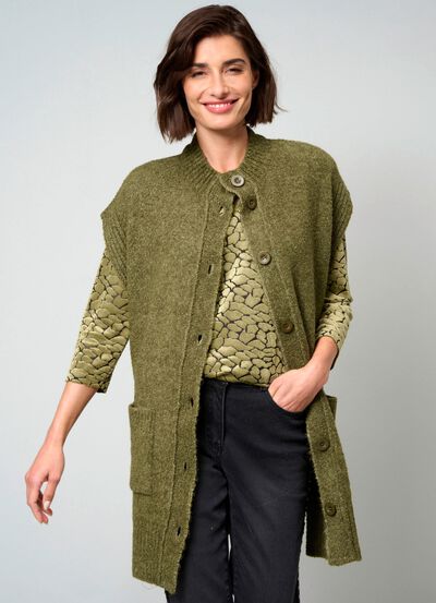 Stickad v&auml;st i boucl&eacute;-melangegarn 