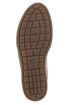 ELENA EDEN sneakers med sn&ouml;rning gjorda av grynigt nappal&auml;der 