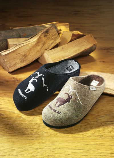 Herrtofflor av ullfilt 