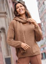 Tr&ouml;ja med halsduk och i fluffig, gosig kvalitet 