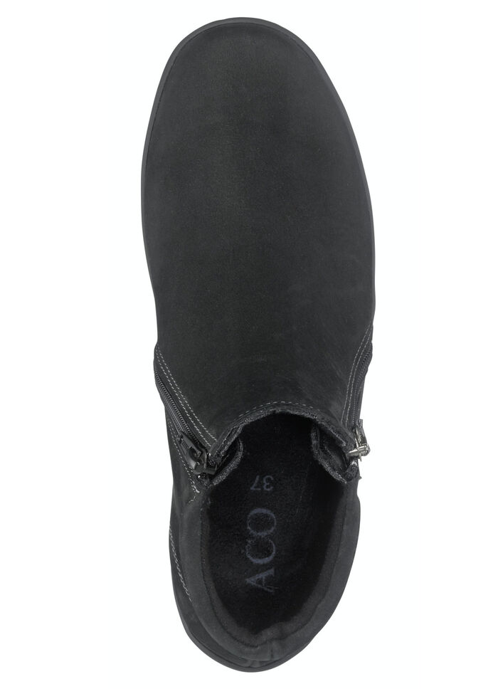 ELENA EDEN bootie gjord av nubuckl&auml;der SVART