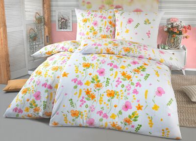 Vackert s&auml;ngkl&auml;der set fr&aring;n "Kaeppel" 